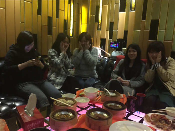 柯尼卡美能達(dá)復(fù)印機(jī)彩印記錄3月科頤壽星生日會